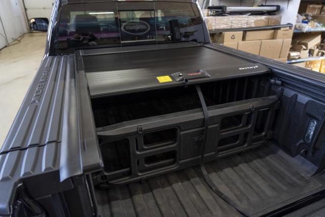 Механическая крышка кузова Bestwyll на RAM 1500