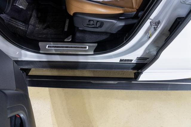 Установка выдвижных электропорогов ATS на Range Rover Sport