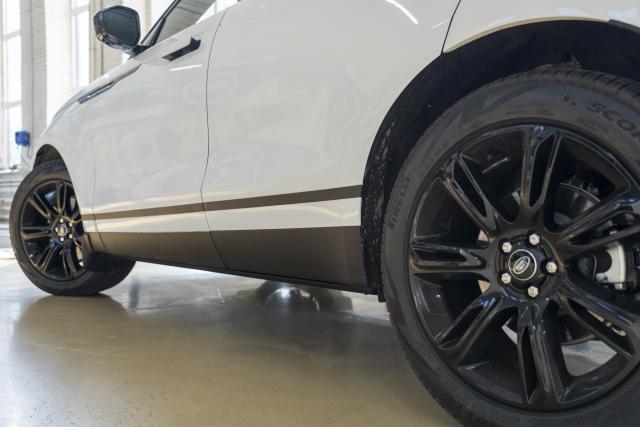 Установка выдвижных электропорогов ATS на Land Rover Range Rover Velar