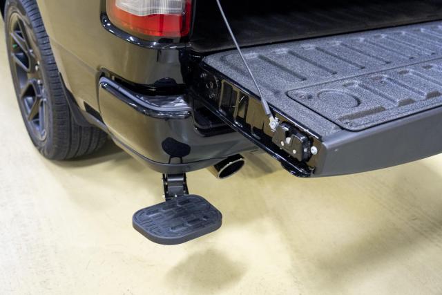 Выдвижные электрические пороги ATS на Dodge Ram IV