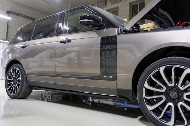 Установка выдвижных электропорогов ATS на Range Rover Vogue Long