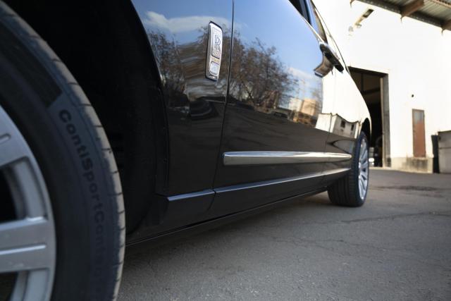 Установка выдвижных электропорогов ATS на Rolls-Royce Cullinan