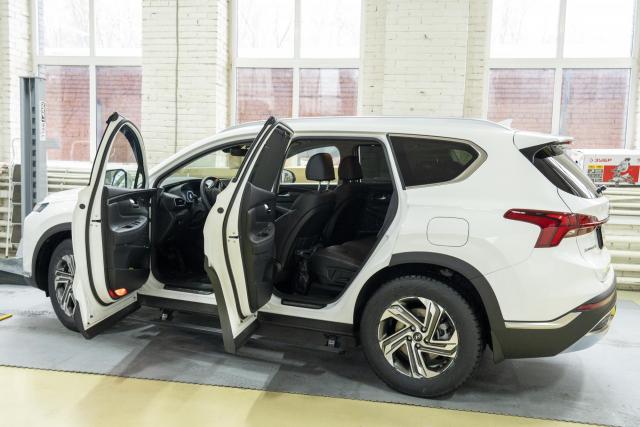 Выдвижные электрические пороги ATS на Hyundai Santa Fe IV рест. 2020-2023