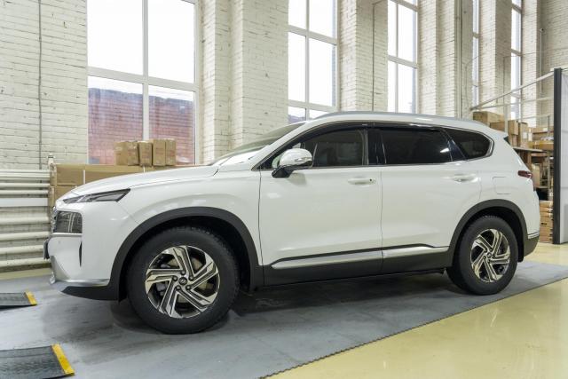 Выдвижные электрические пороги ATS на Hyundai Santa Fe IV рест. 2020-2023