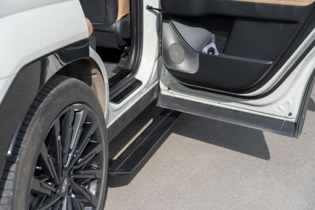 Выдвижные электрические пороги ATS на Hyundai Santa Fe V