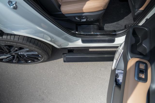 Выдвижные электрические пороги ATS на Hyundai Santa Fe V