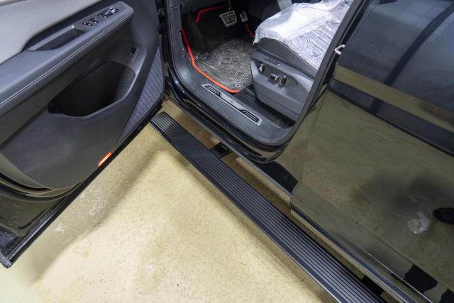 Выдвижные электрические пороги ATS на Volkswagen Teramont