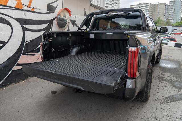 Электрическая крышка кузова Bestwyll на Toyota Tundra III