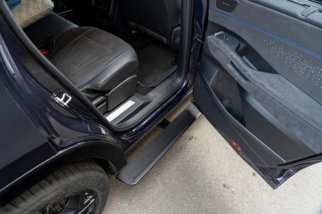 Выдвижные электрические пороги ATS на Volkswagen Teramont