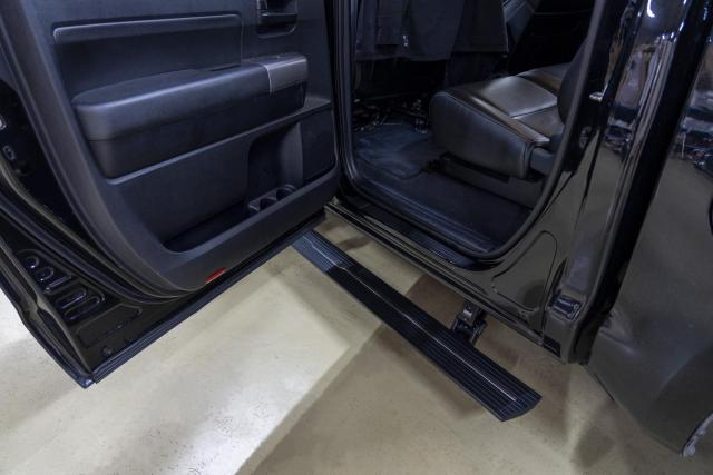 Выдвижные электрические пороги ATS на Toyota Tundra
