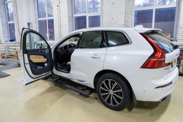 Выдвижные электрические пороги ATS на Volvo XC60 2017 - 2021