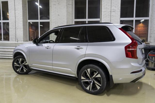 Выдвижные электрические пороги ATS на Volvo XC90
