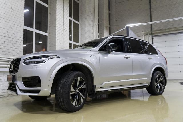 Выдвижные электрические пороги ATS на Volvo XC90