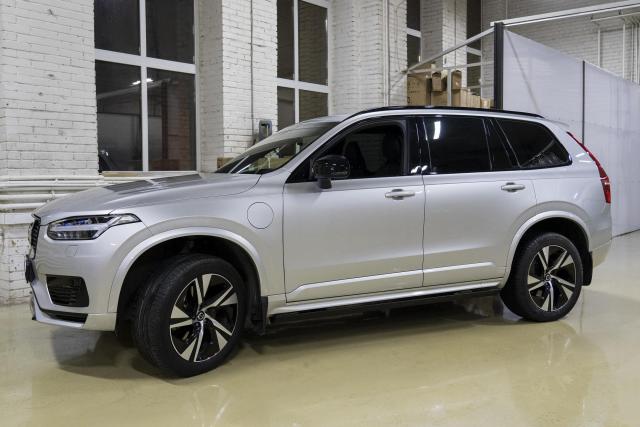 Выдвижные электрические пороги ATS на Volvo XC90