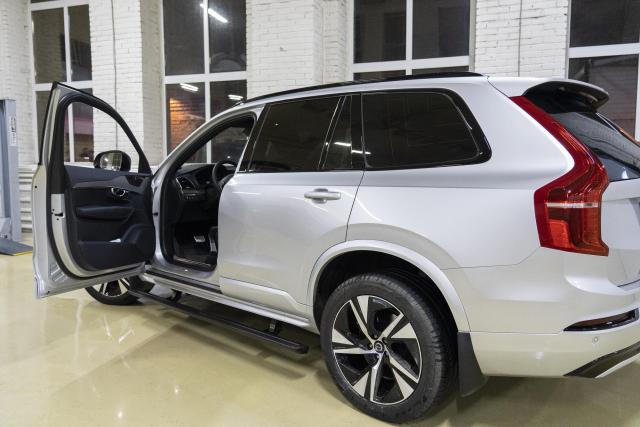 Выдвижные электрические пороги ATS на Volvo XC90