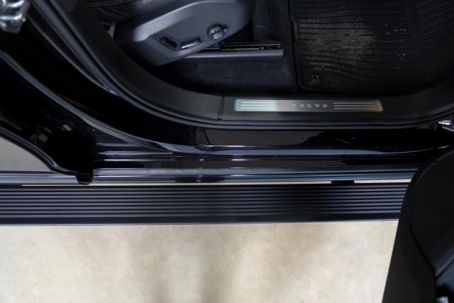 Выдвижные электрические пороги ATS на Volvo XC90