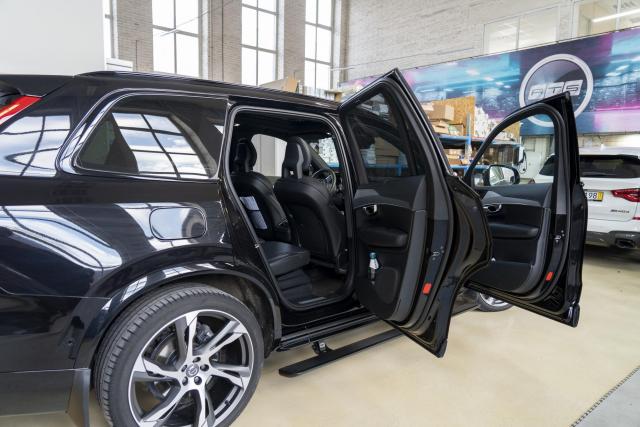 Выдвижные электрические пороги ATS на Volvo XC90