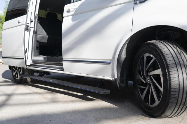 Установка выдвижных электропорогов ATS на Volkswagen Multivan T6