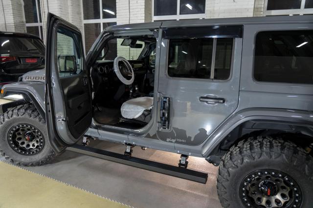 Установка выдвижных электропорогов ATS на Jeep Wrangler
