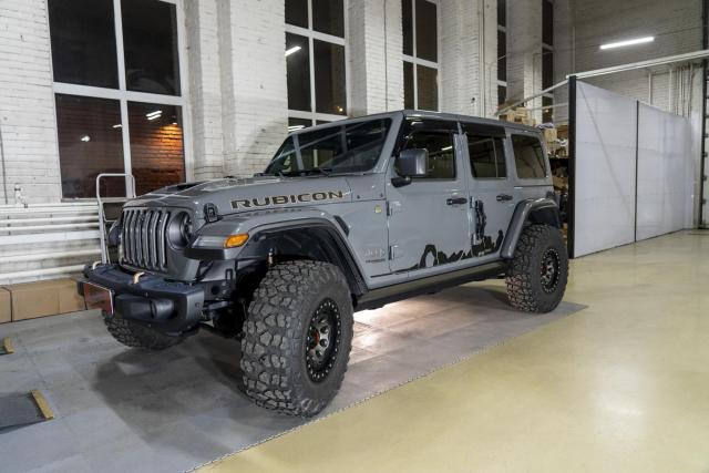 Установка выдвижных электропорогов ATS на Jeep Wrangler